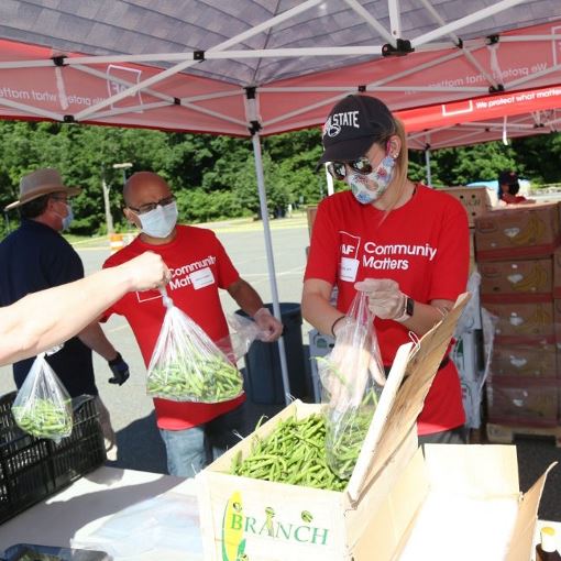 GAF employees volunteering at food pantry 